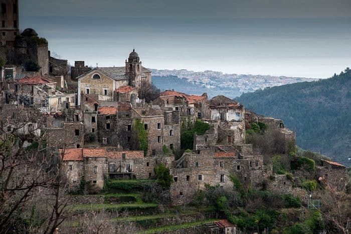 Cover Image for Top 10 Abandoned cities in Italy