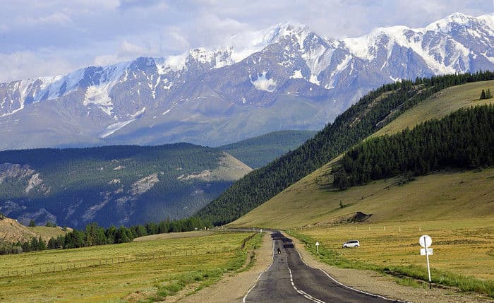 Cover Image for Top 10 Most Beautiful Roads in the World