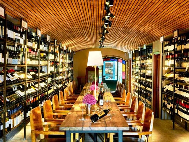 Cover Image for Top 10 of the world’s largest wine collections